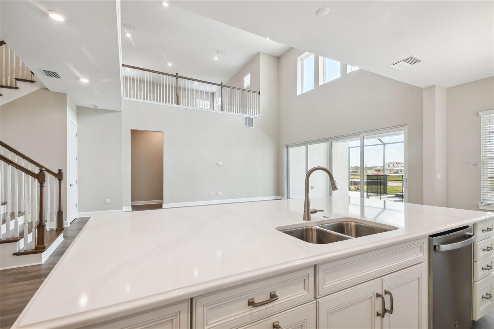 Listing photo id 13 for 34084 Torrent Lane