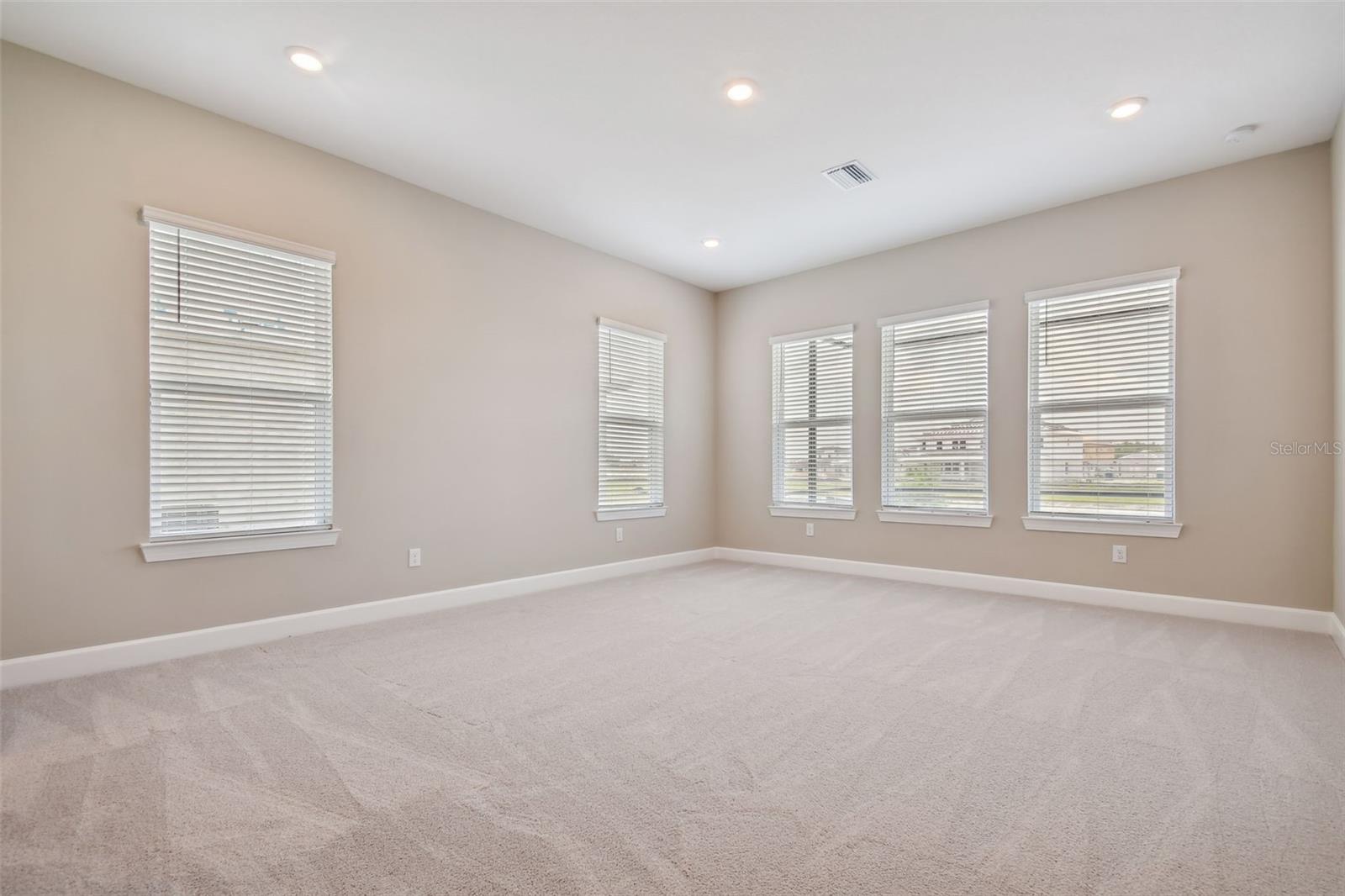 Listing photo id 15 for 34084 Torrent Lane