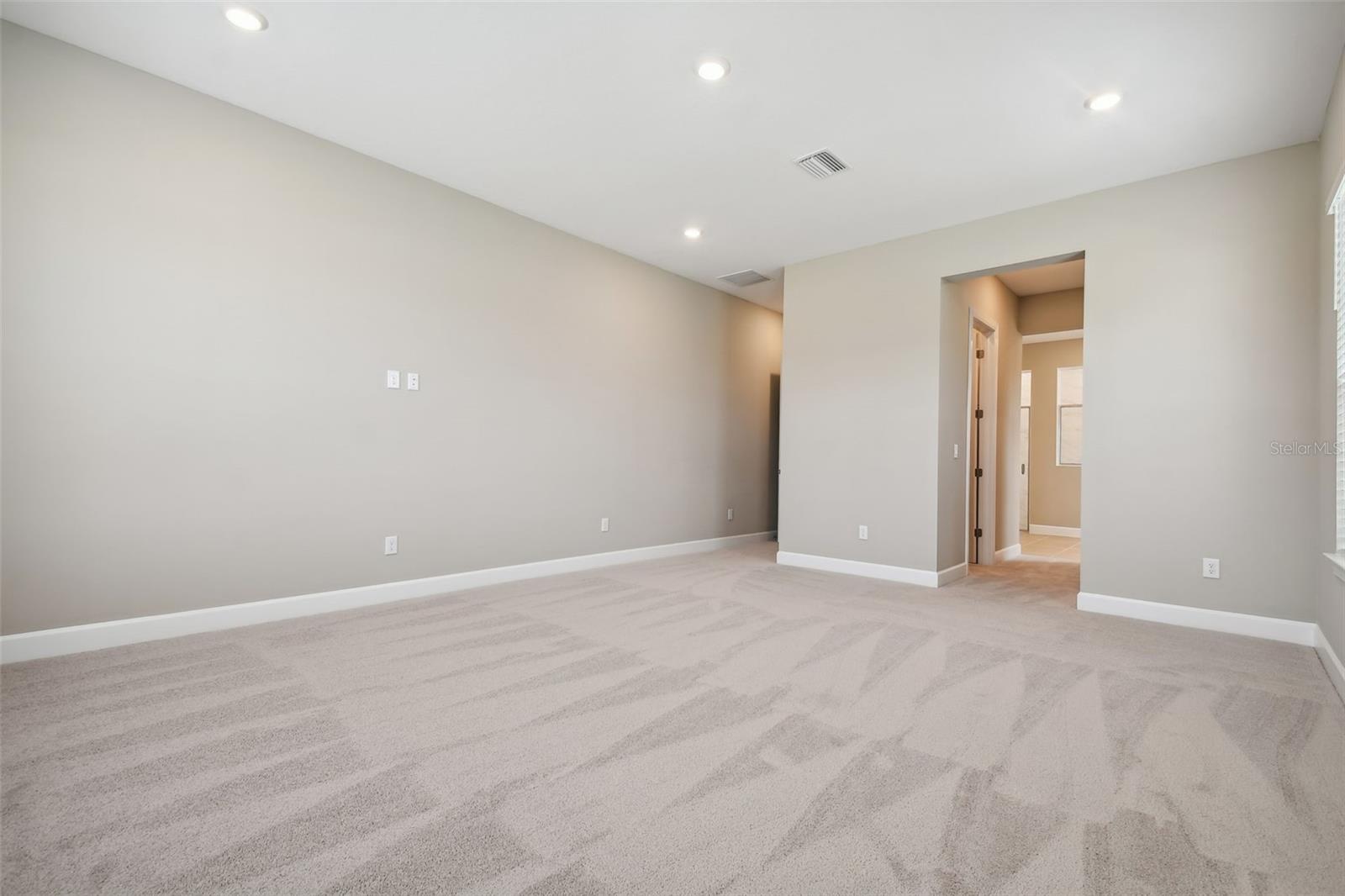 Listing photo id 16 for 34084 Torrent Lane