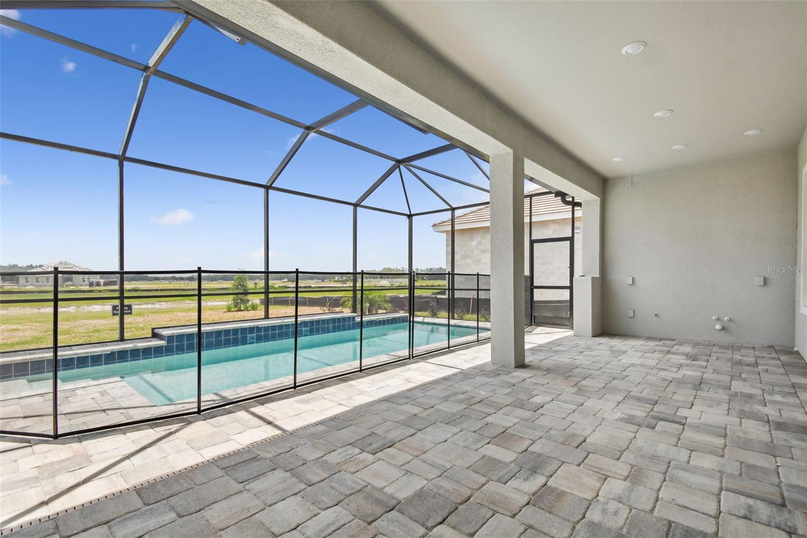 Listing photo id 19 for 34084 Torrent Lane
