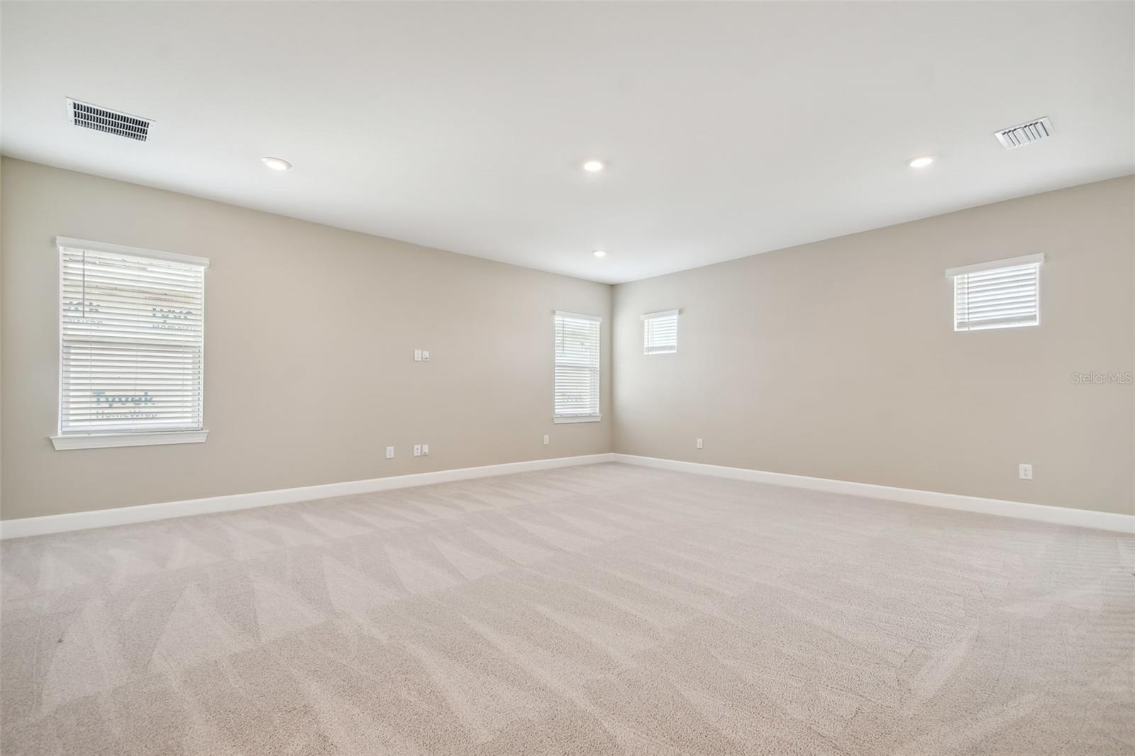 Listing photo id 23 for 34084 Torrent Lane