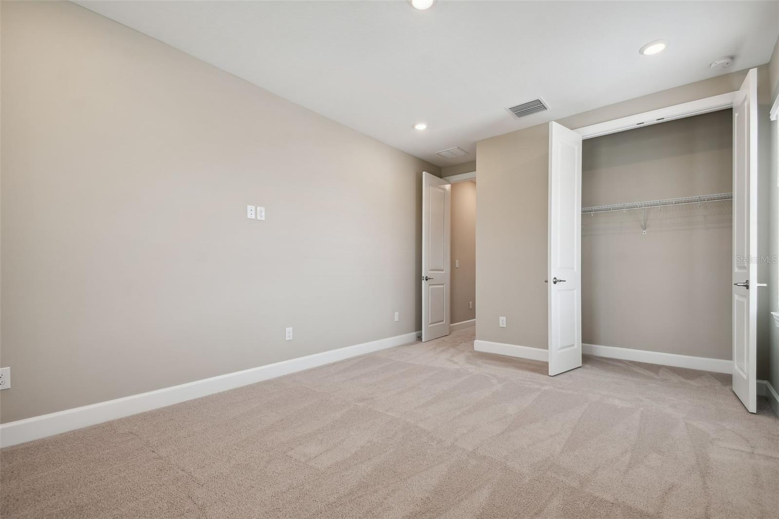 Listing photo id 27 for 34084 Torrent Lane