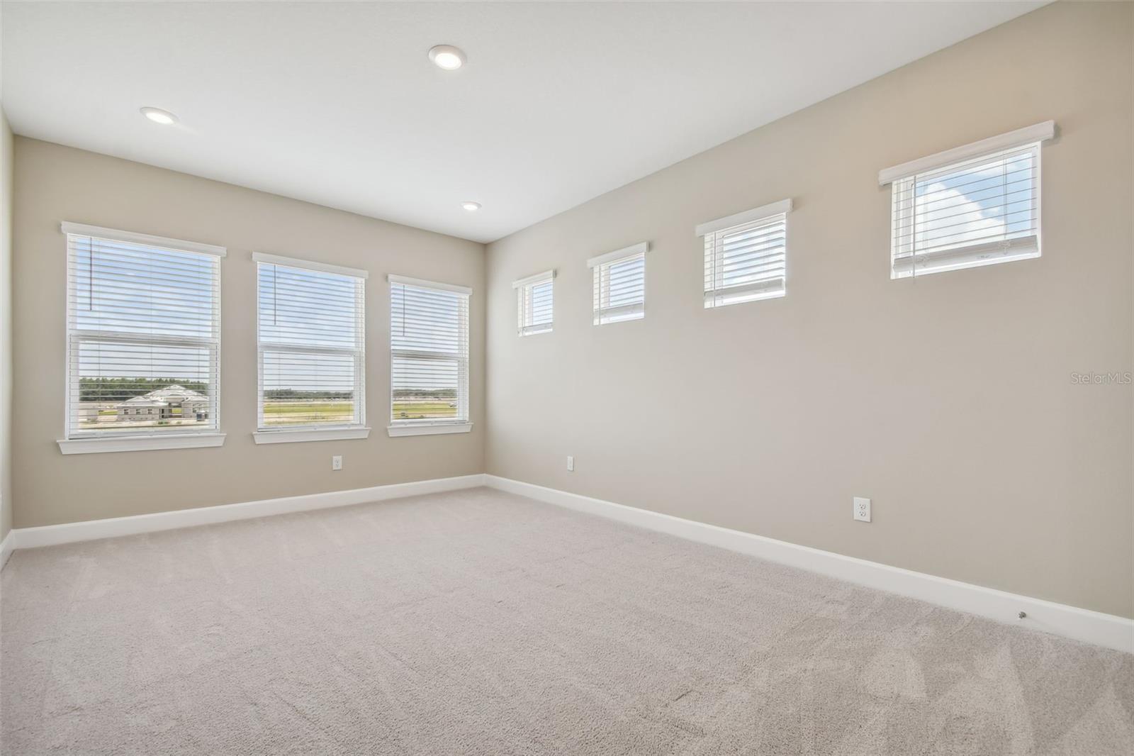 Listing photo id 28 for 34084 Torrent Lane