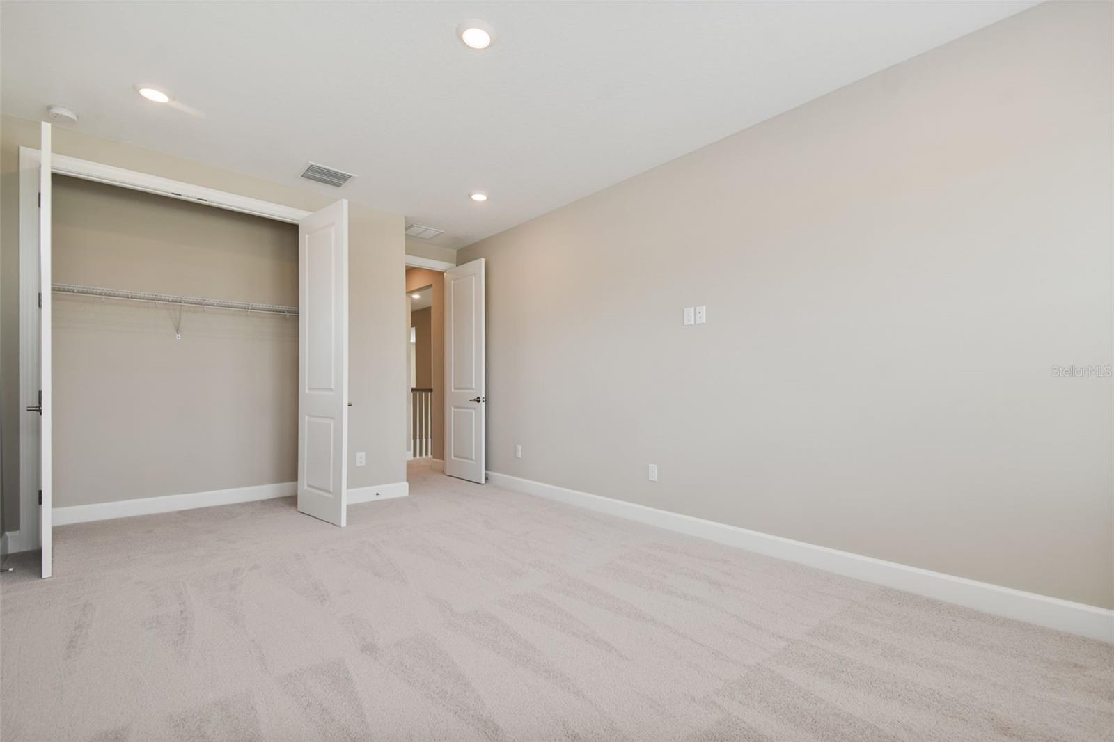 Listing photo id 29 for 34084 Torrent Lane