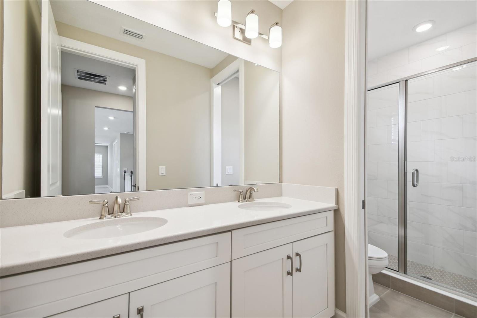 Listing photo id 30 for 34084 Torrent Lane