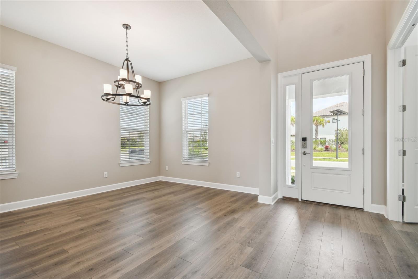 Listing photo id 2 for 34084 Torrent Lane