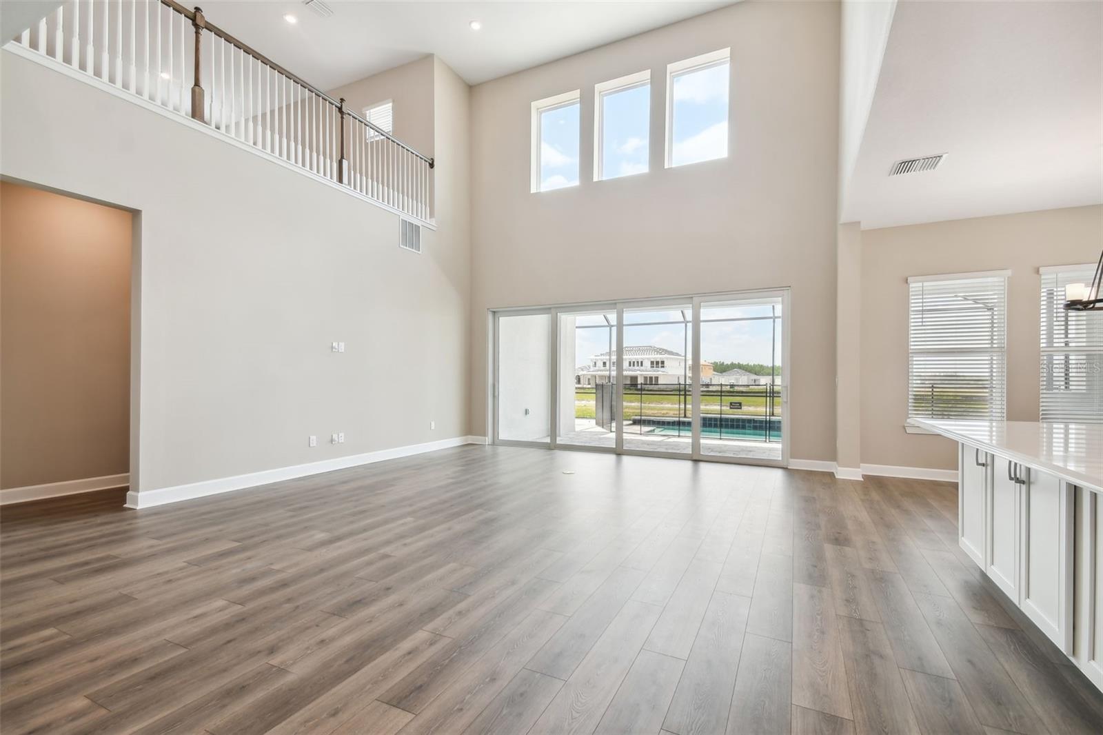Listing photo id 7 for 34084 Torrent Lane