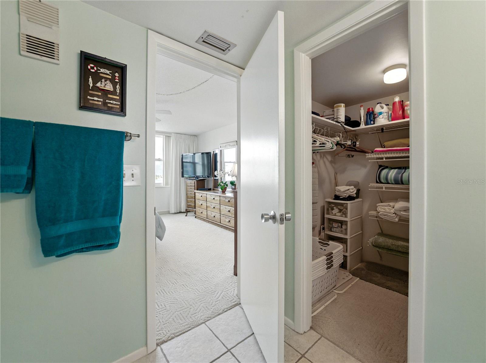 Image 12 of 49 For 7665 Sun Island Drive S 307