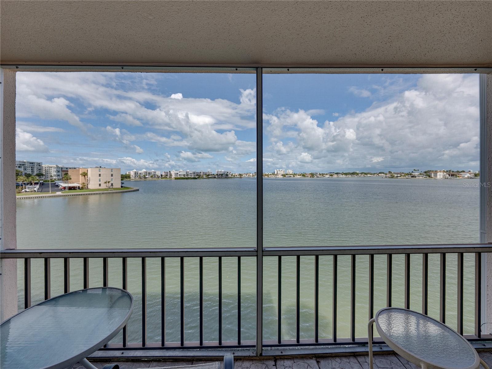 Image 14 of 49 For 7665 Sun Island Drive S 307