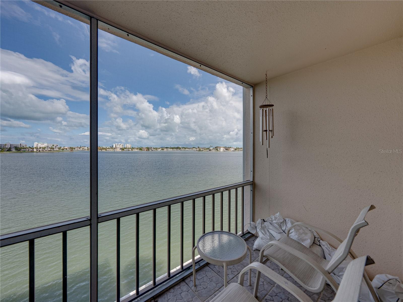 Image 16 of 49 For 7665 Sun Island Drive S 307