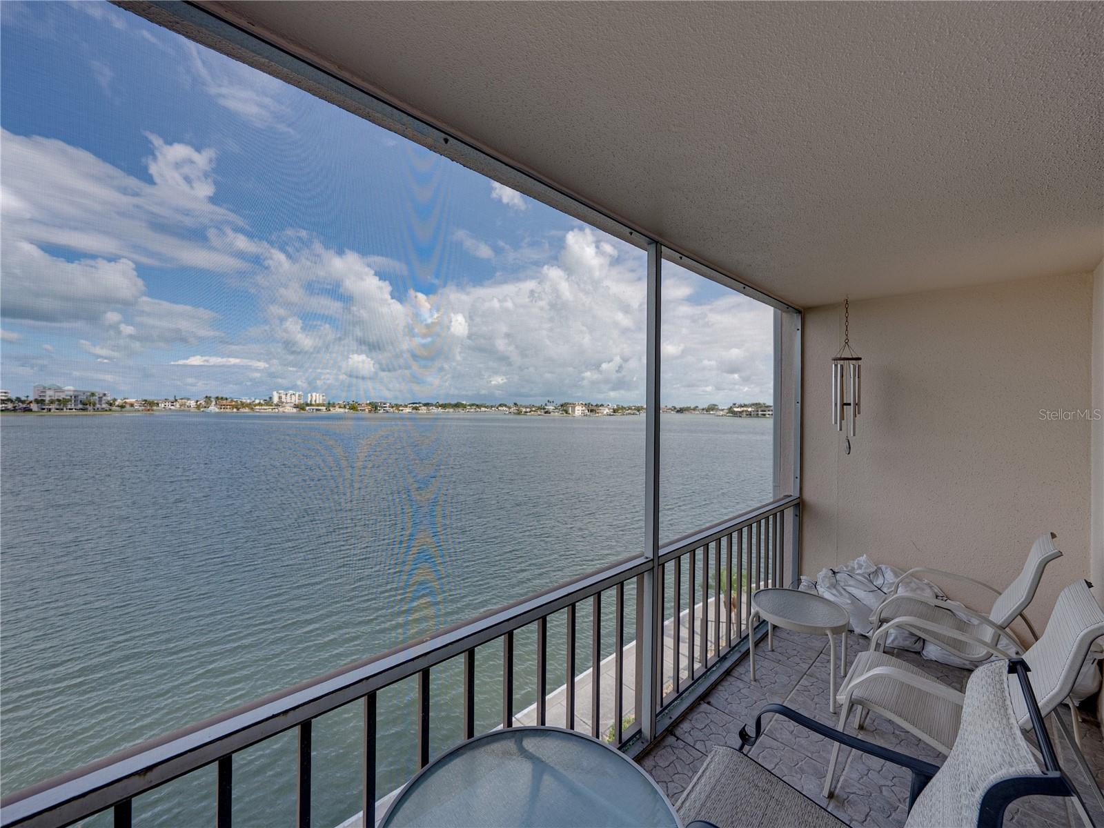 Image 17 of 49 For 7665 Sun Island Drive S 307