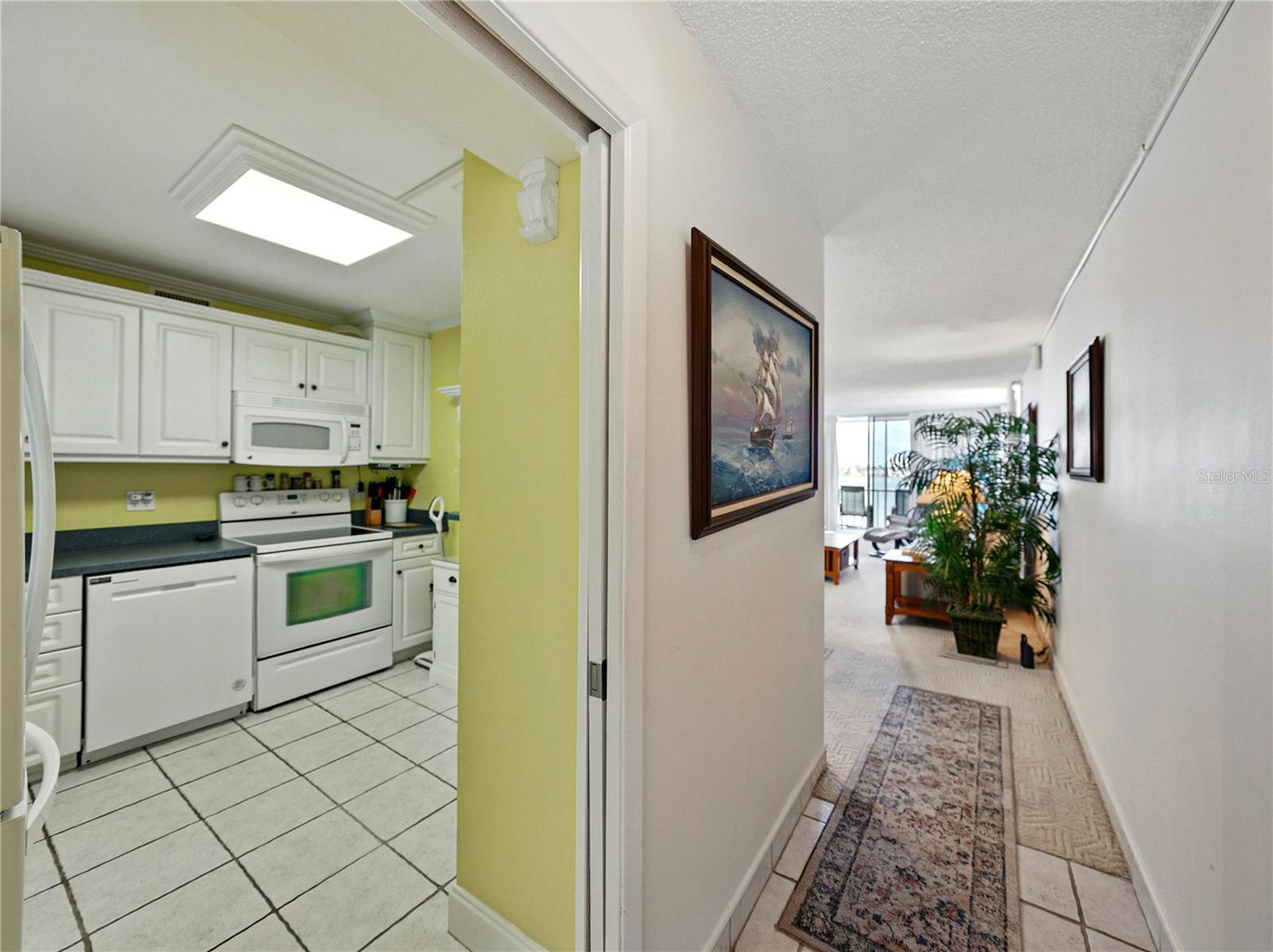 Image 29 of 49 For 7665 Sun Island Drive S 307