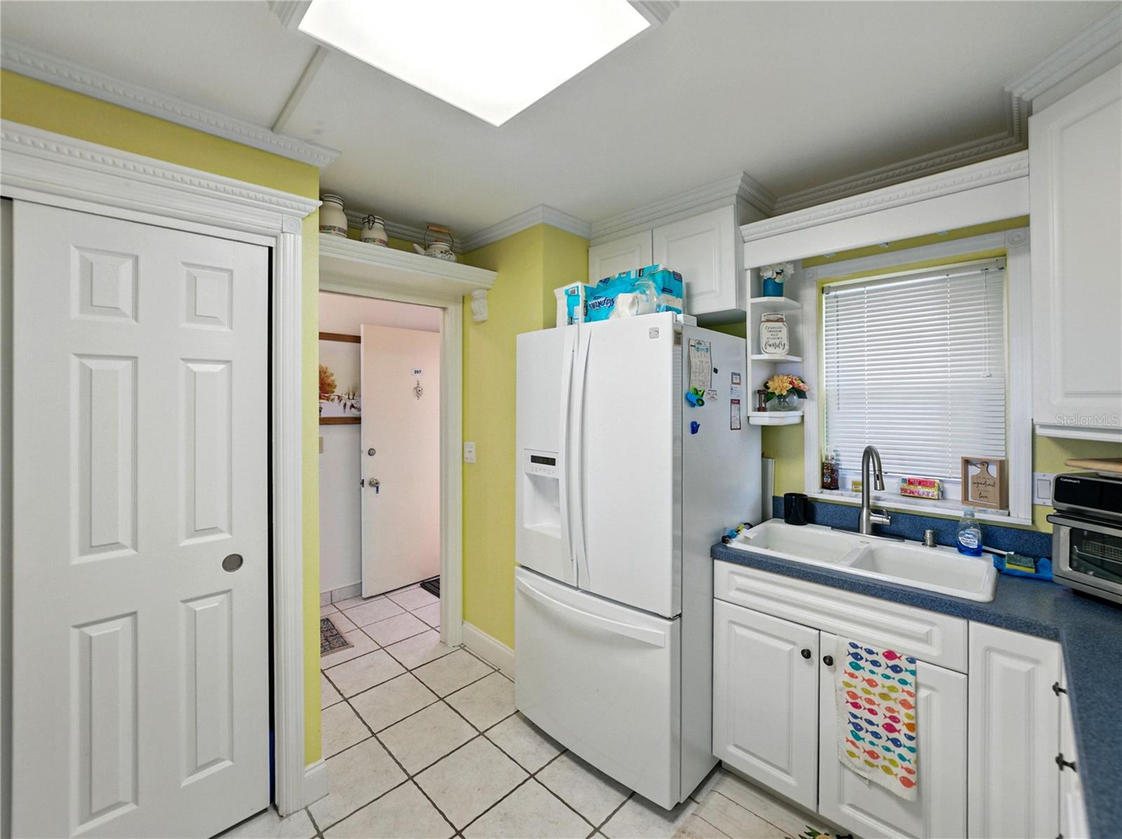 Image 31 of 49 For 7665 Sun Island Drive S 307