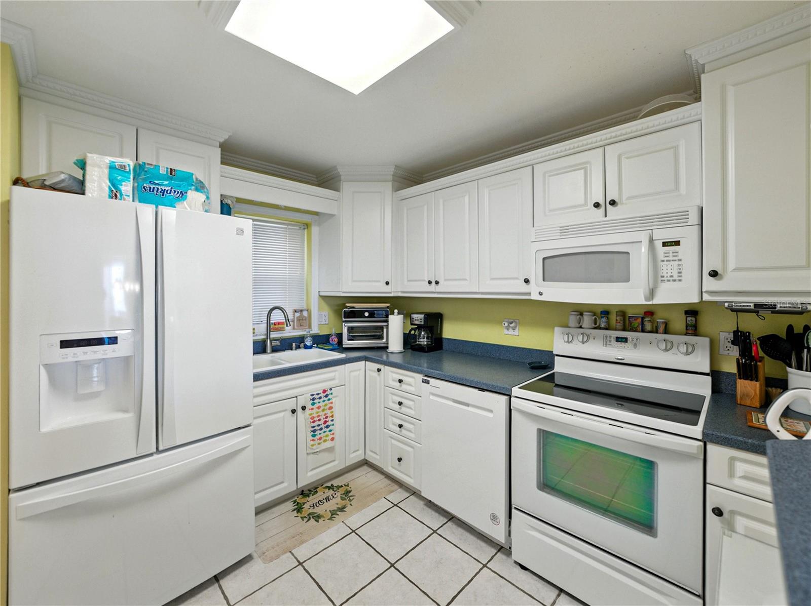 Image 32 of 49 For 7665 Sun Island Drive S 307