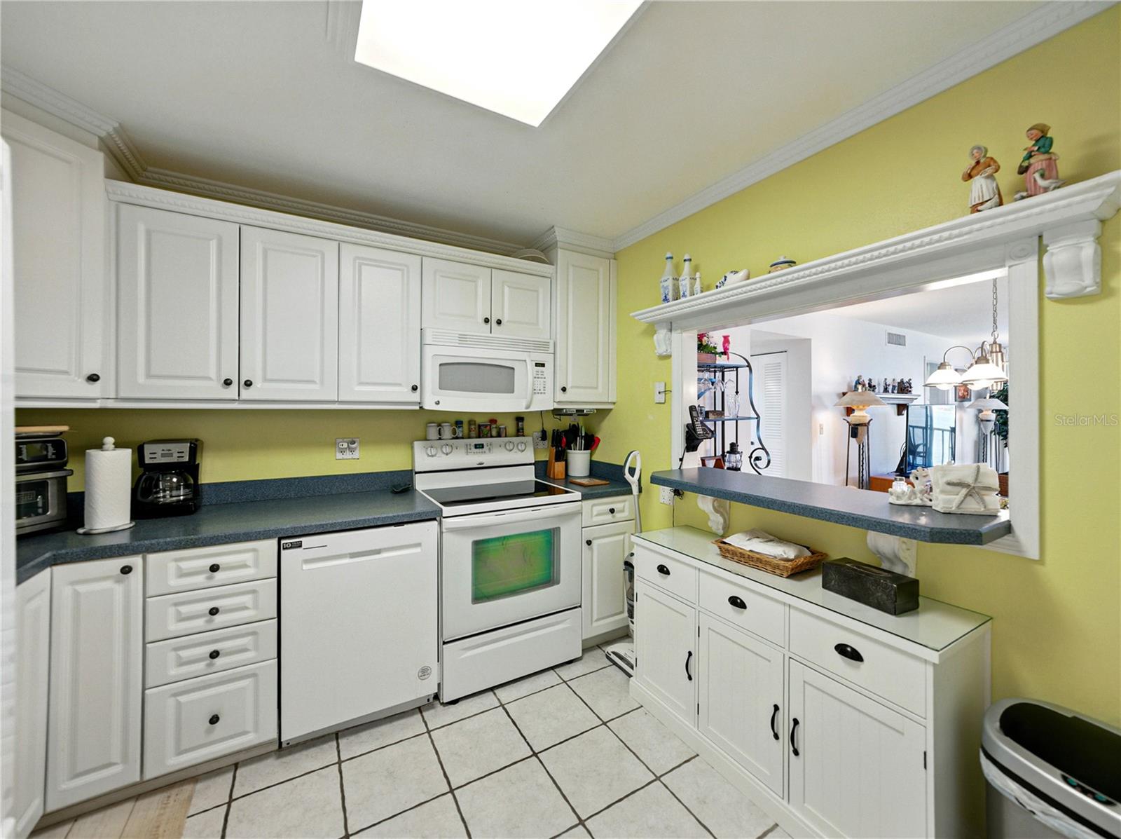 Image 33 of 49 For 7665 Sun Island Drive S 307