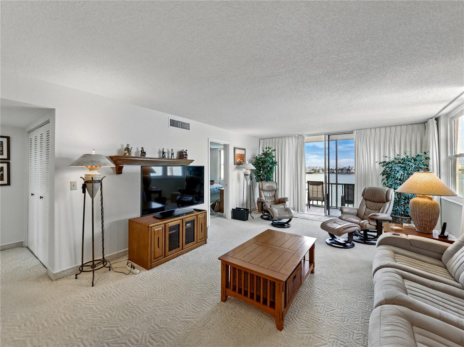 Image 42 of 49 For 7665 Sun Island Drive S 307