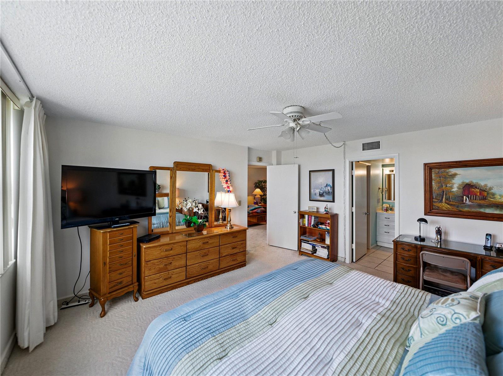 Image 8 of 49 For 7665 Sun Island Drive S 307