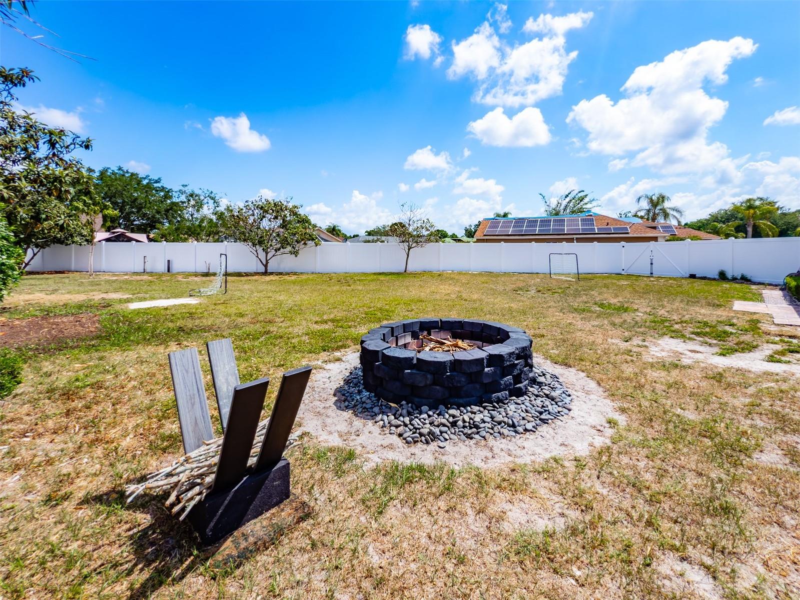 Image 11 of 40 For 14717 Redcliff Drive