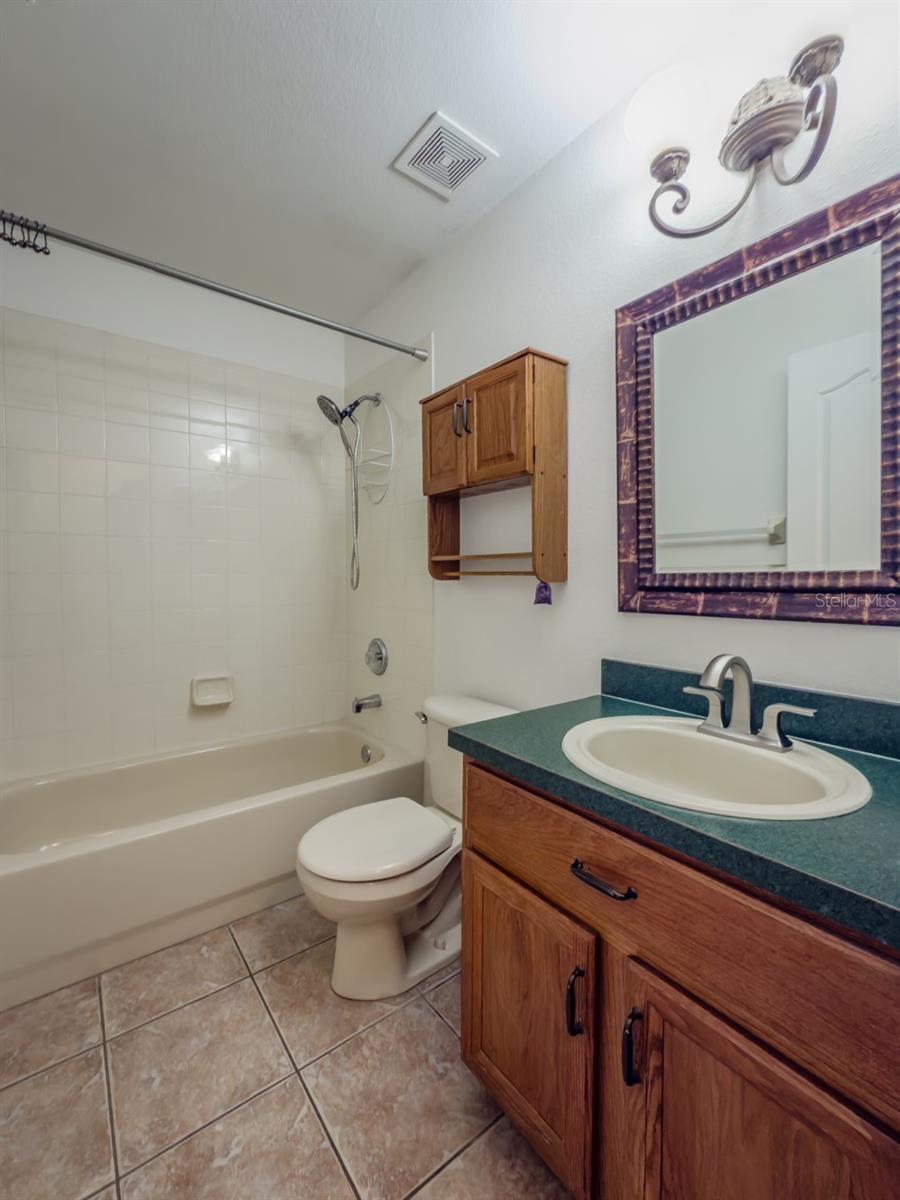 Image 12 of 40 For 14717 Redcliff Drive