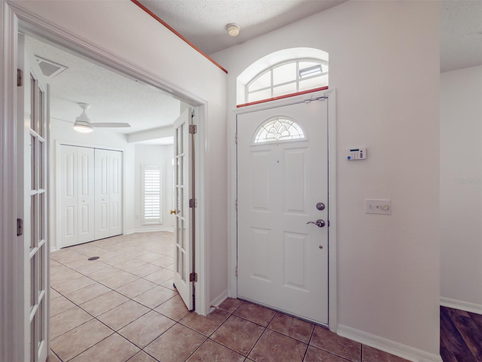 Image 16 of 40 For 14717 Redcliff Drive