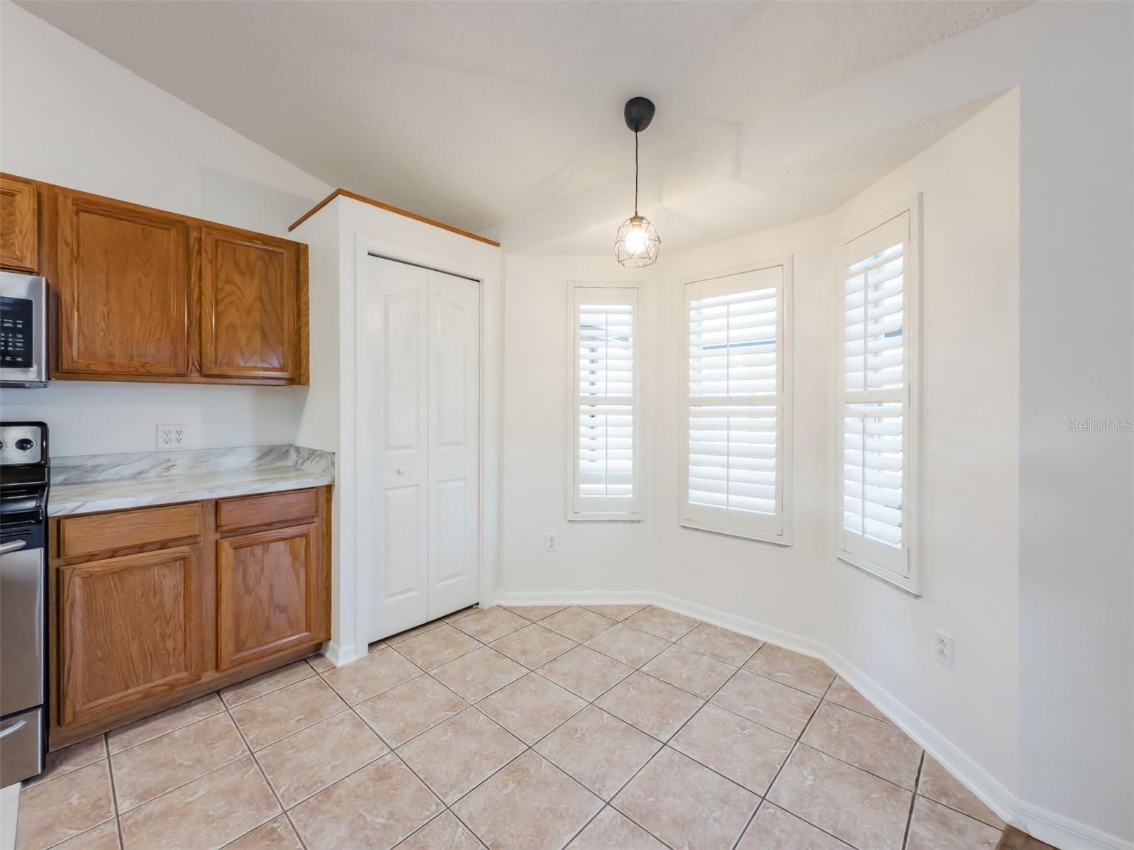 Image 24 of 40 For 14717 Redcliff Drive