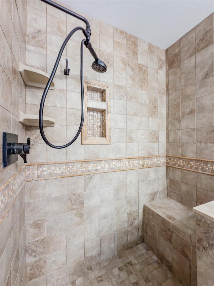 Image 28 of 40 For 14717 Redcliff Drive