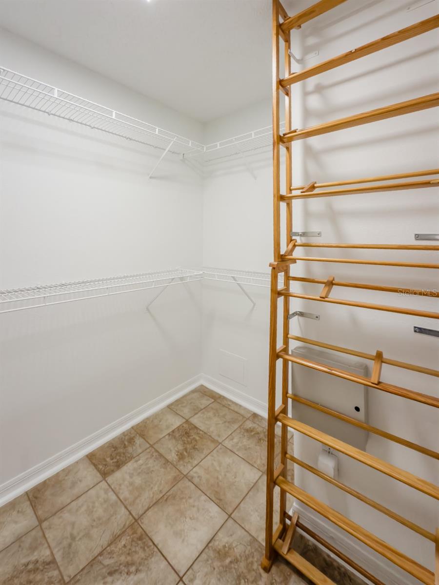Image 32 of 40 For 14717 Redcliff Drive