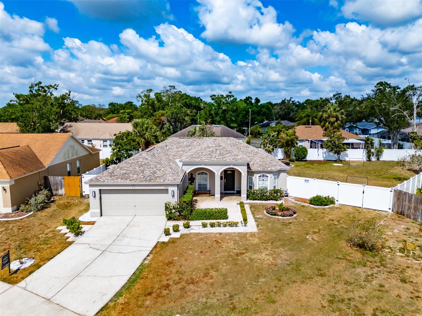 Image 5 of 40 For 14717 Redcliff Drive