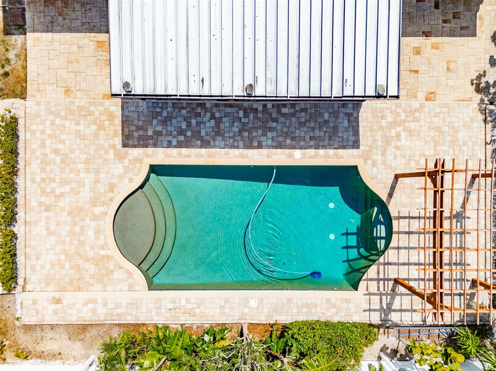 Image 7 of 40 For 14717 Redcliff Drive