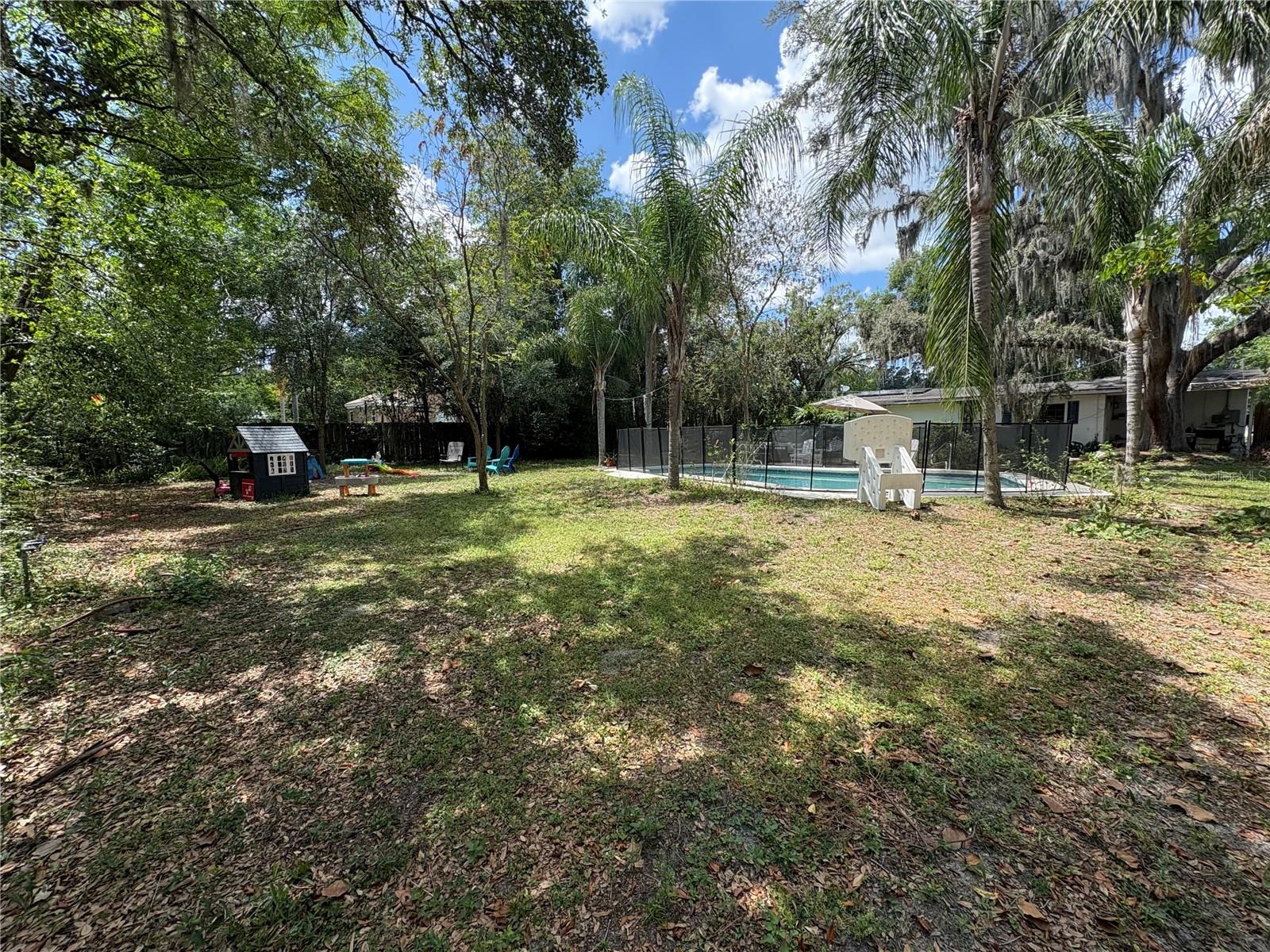 Image 10 of 33 For 611 Bannockburn Avenue