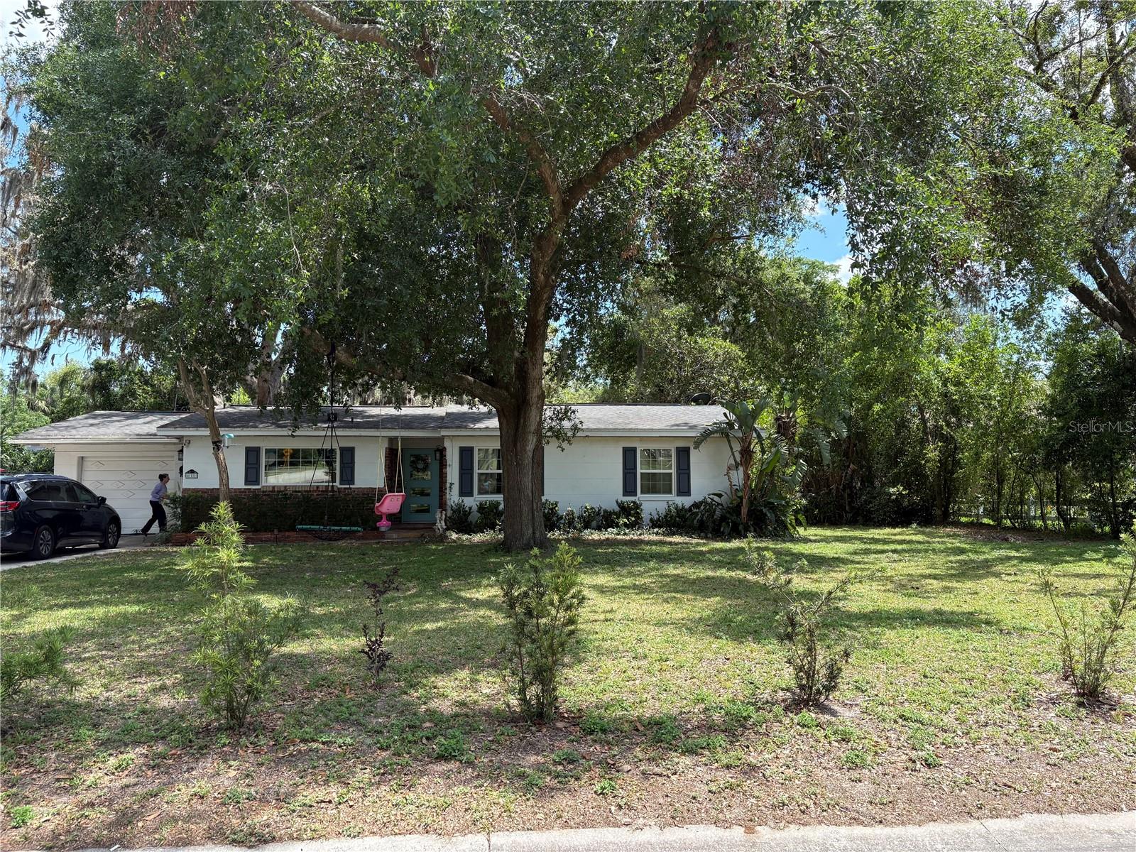 Image 2 of 33 For 611 Bannockburn Avenue