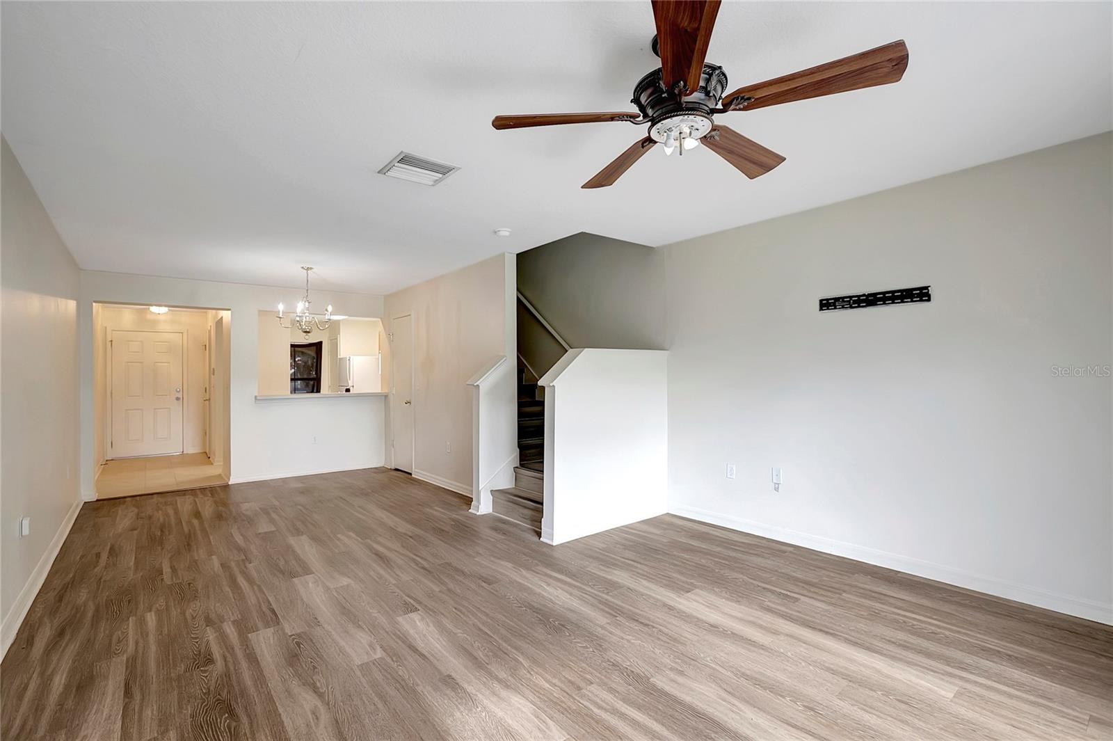 Image 11 of 20 For 6842 Dartmouth Hill Street