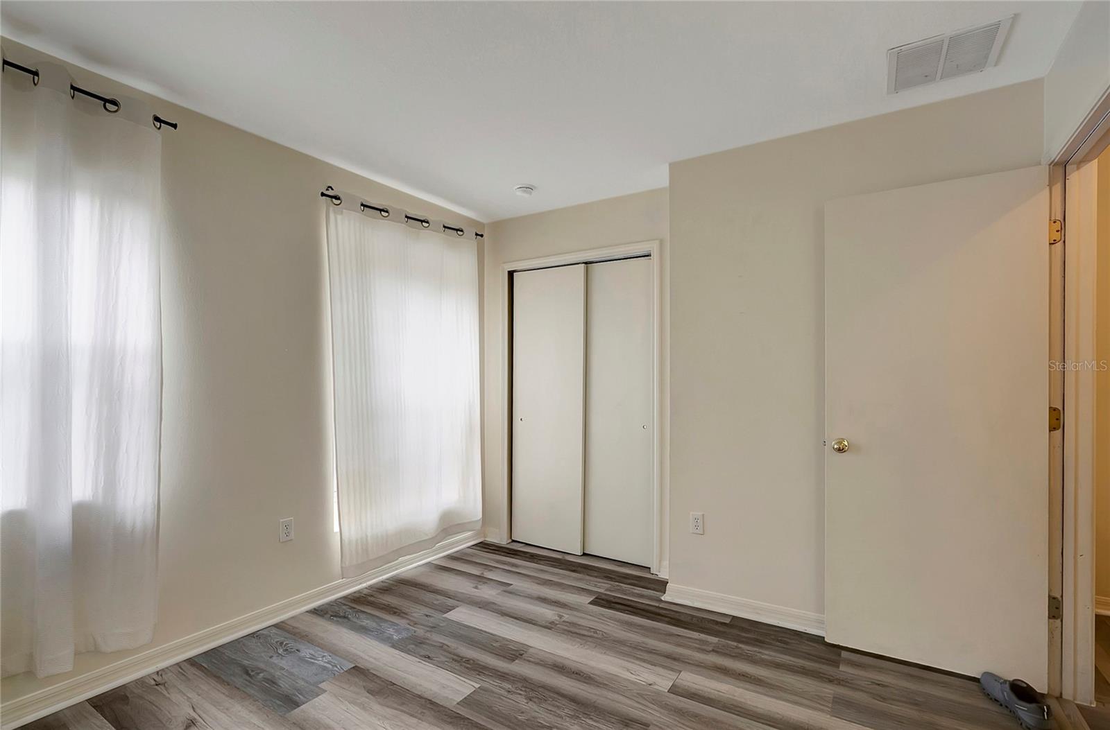 Image 13 of 20 For 6842 Dartmouth Hill Street