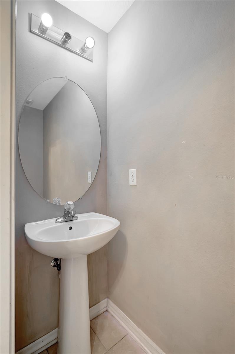 Image 3 of 20 For 6842 Dartmouth Hill Street