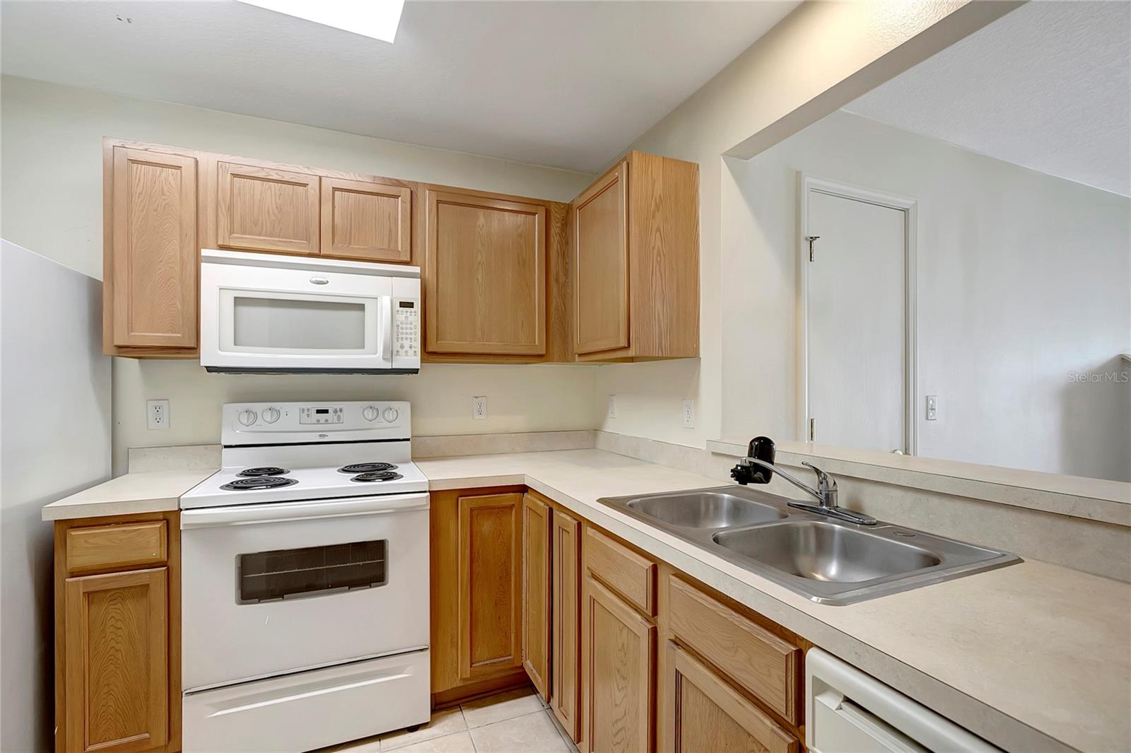 Image 7 of 20 For 6842 Dartmouth Hill Street