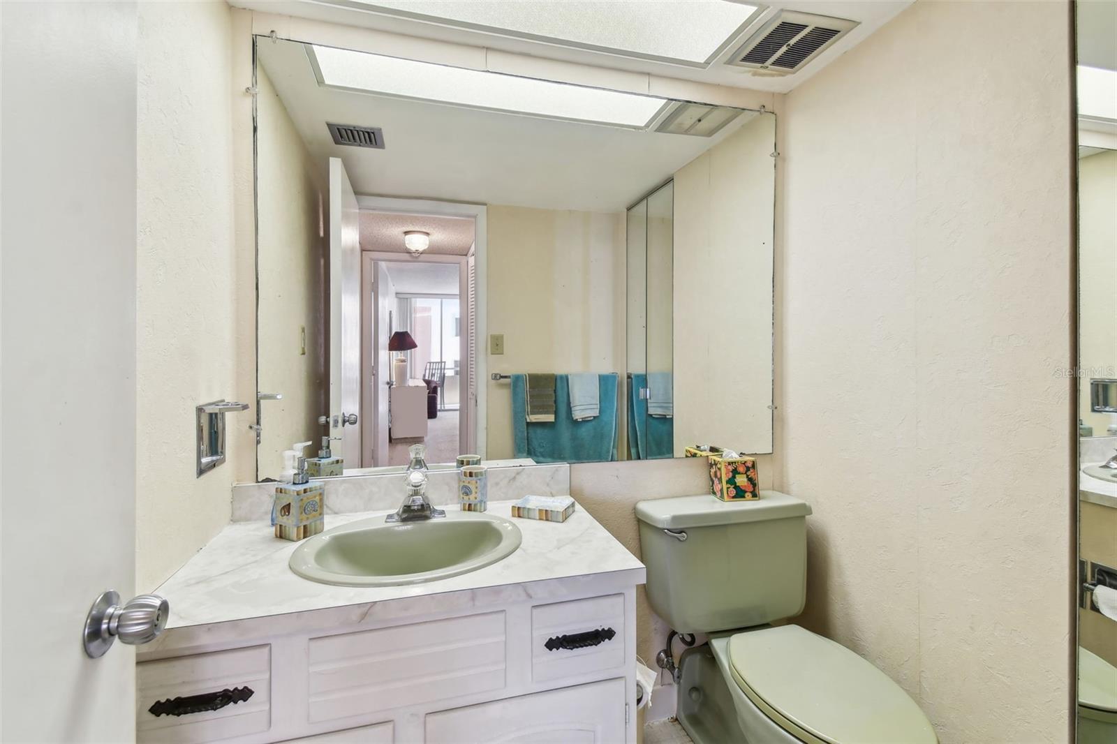 Image 3 of 50 For 17920 Gulf Boulevard 1302