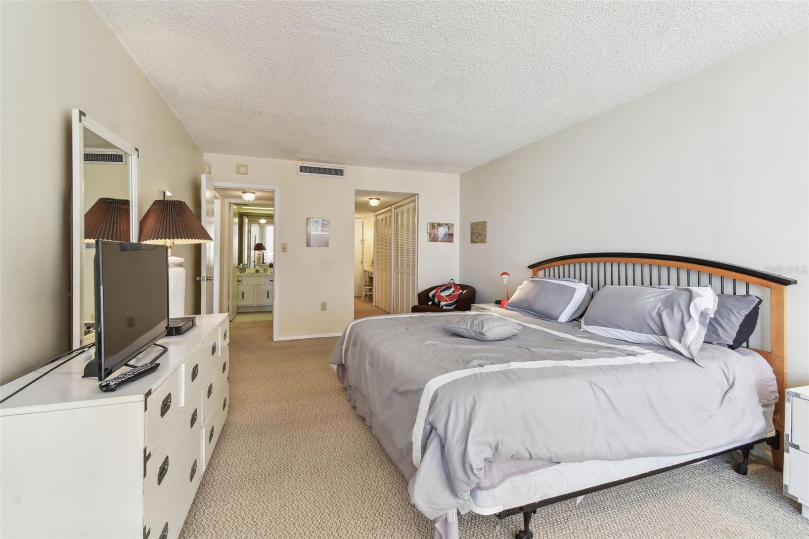 Image 8 of 50 For 17920 Gulf Boulevard 1302
