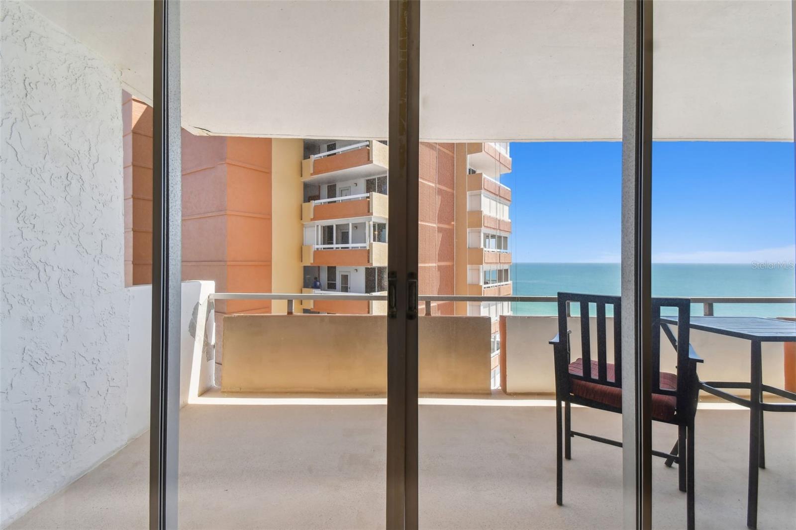 Image 9 of 50 For 17920 Gulf Boulevard 1302