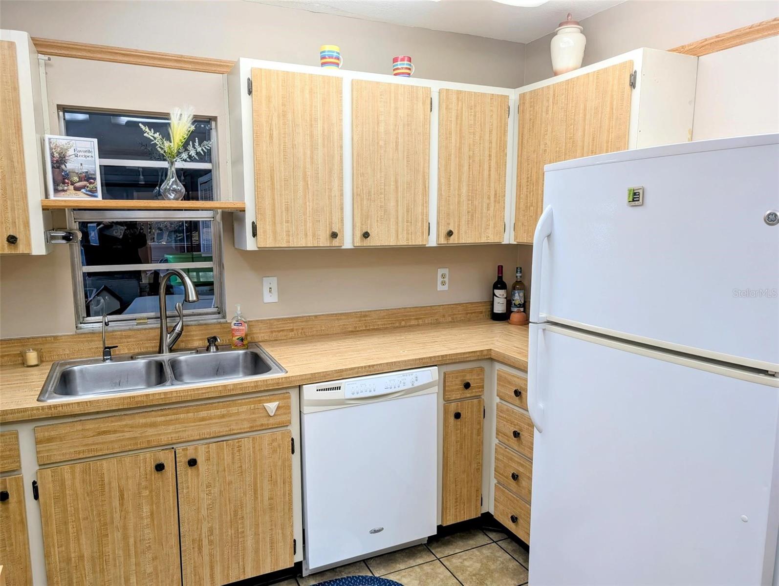 Image 10 of 31 For 810 Bluewater Drive