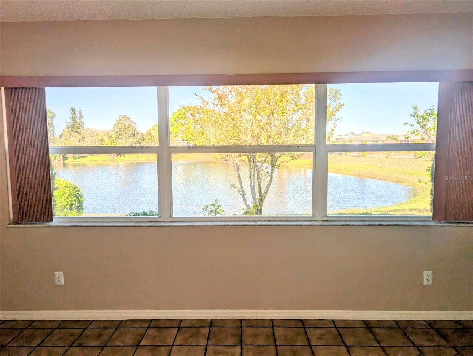 Image 17 of 31 For 810 Bluewater Drive