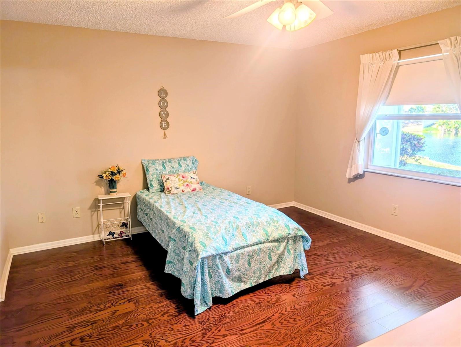 Image 22 of 31 For 810 Bluewater Drive