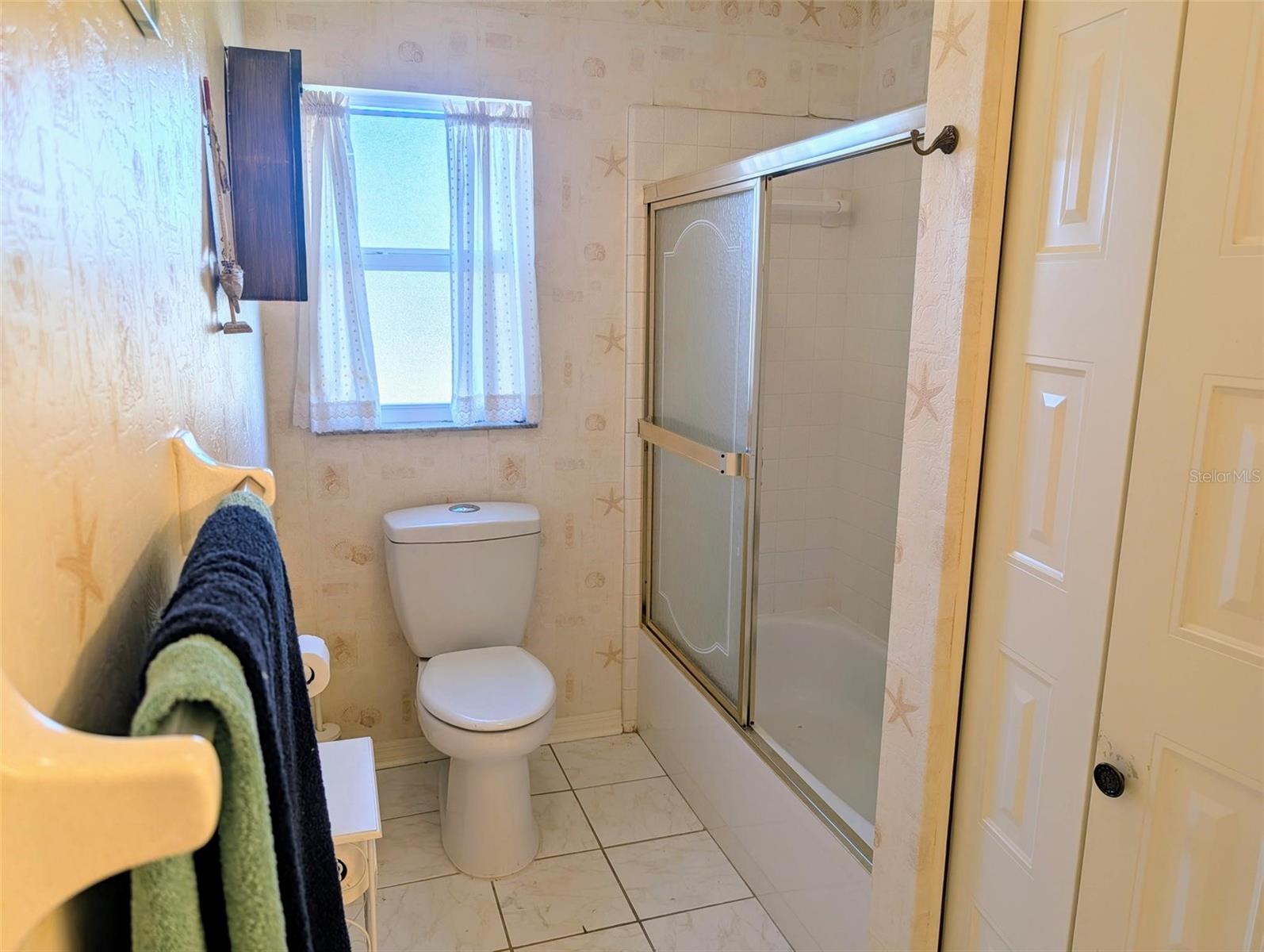 Image 29 of 31 For 810 Bluewater Drive