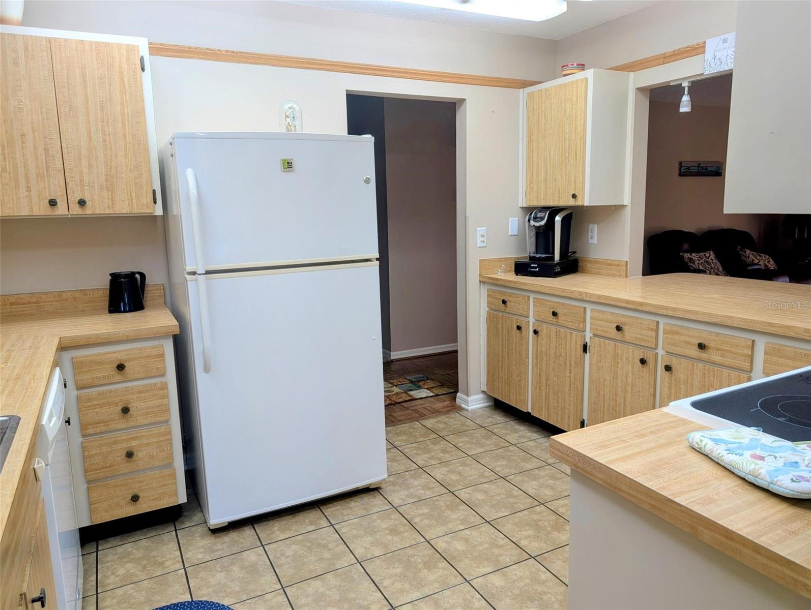Image 9 of 31 For 810 Bluewater Drive