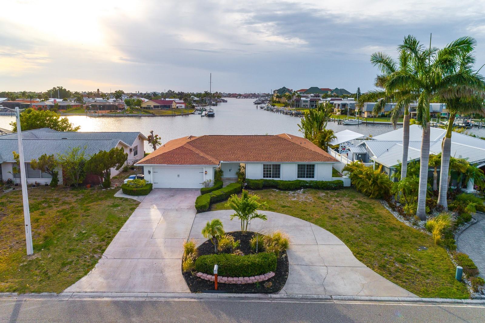 Details for 6442 Lake Sunrise Drive, APOLLO BEACH, FL 33572