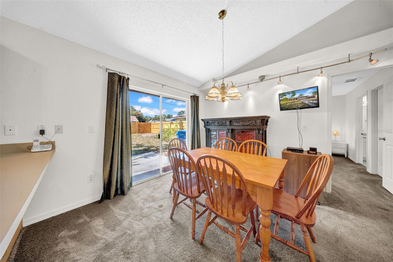 Image 11 of 43 For 4085 37th Avenue N