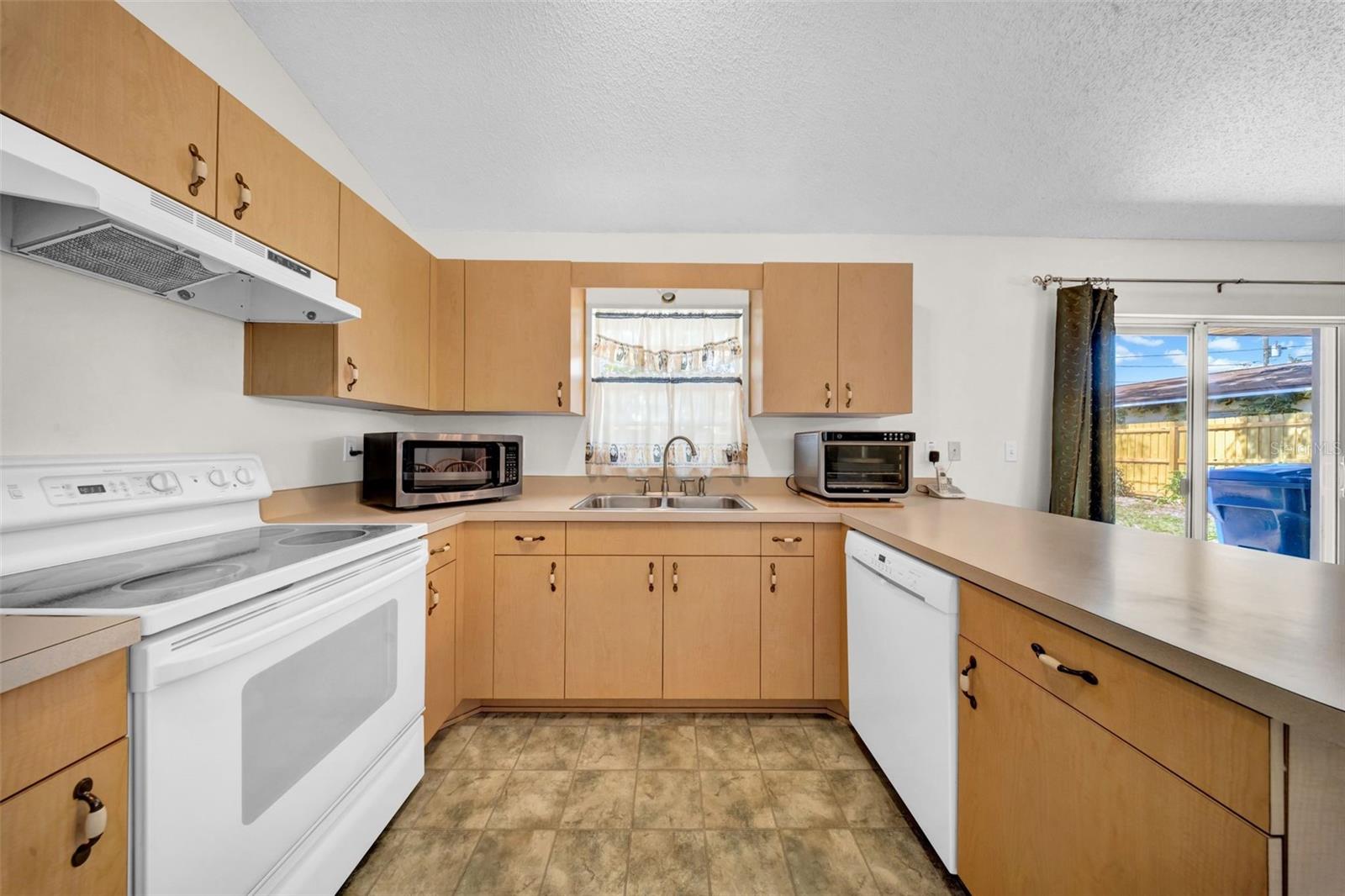 Image 12 of 43 For 4085 37th Avenue N