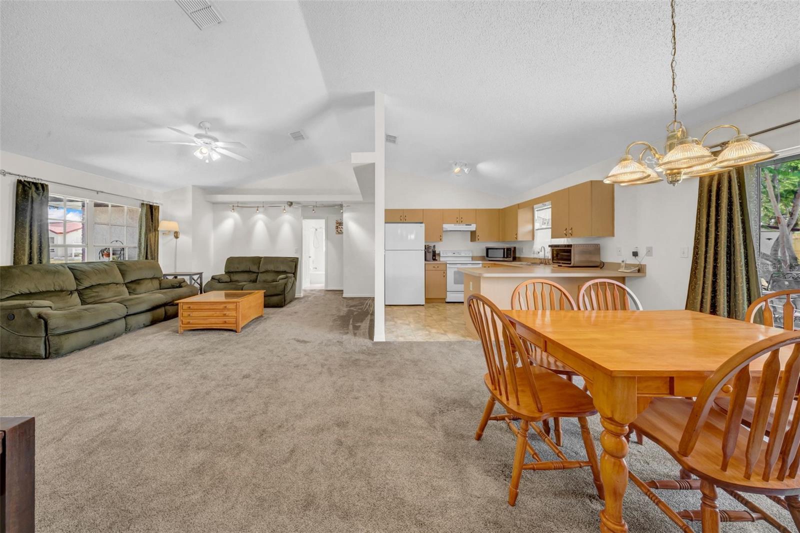 Image 17 of 43 For 4085 37th Avenue N