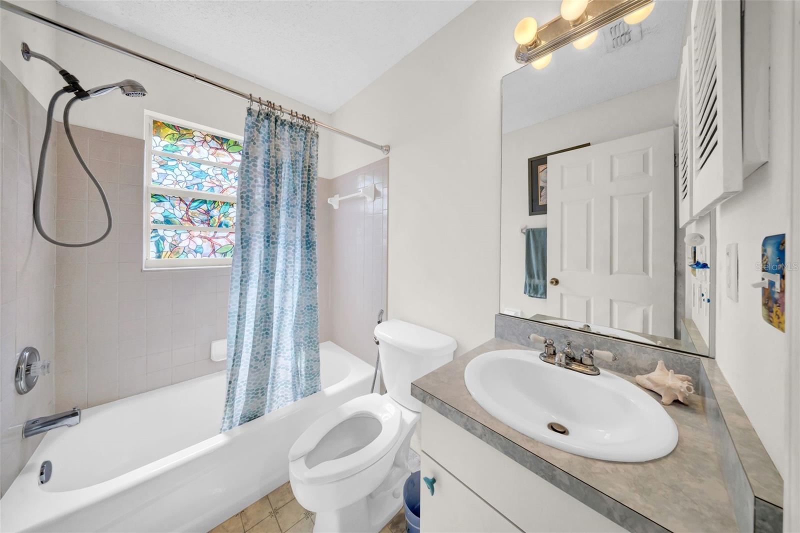 Image 19 of 43 For 4085 37th Avenue N
