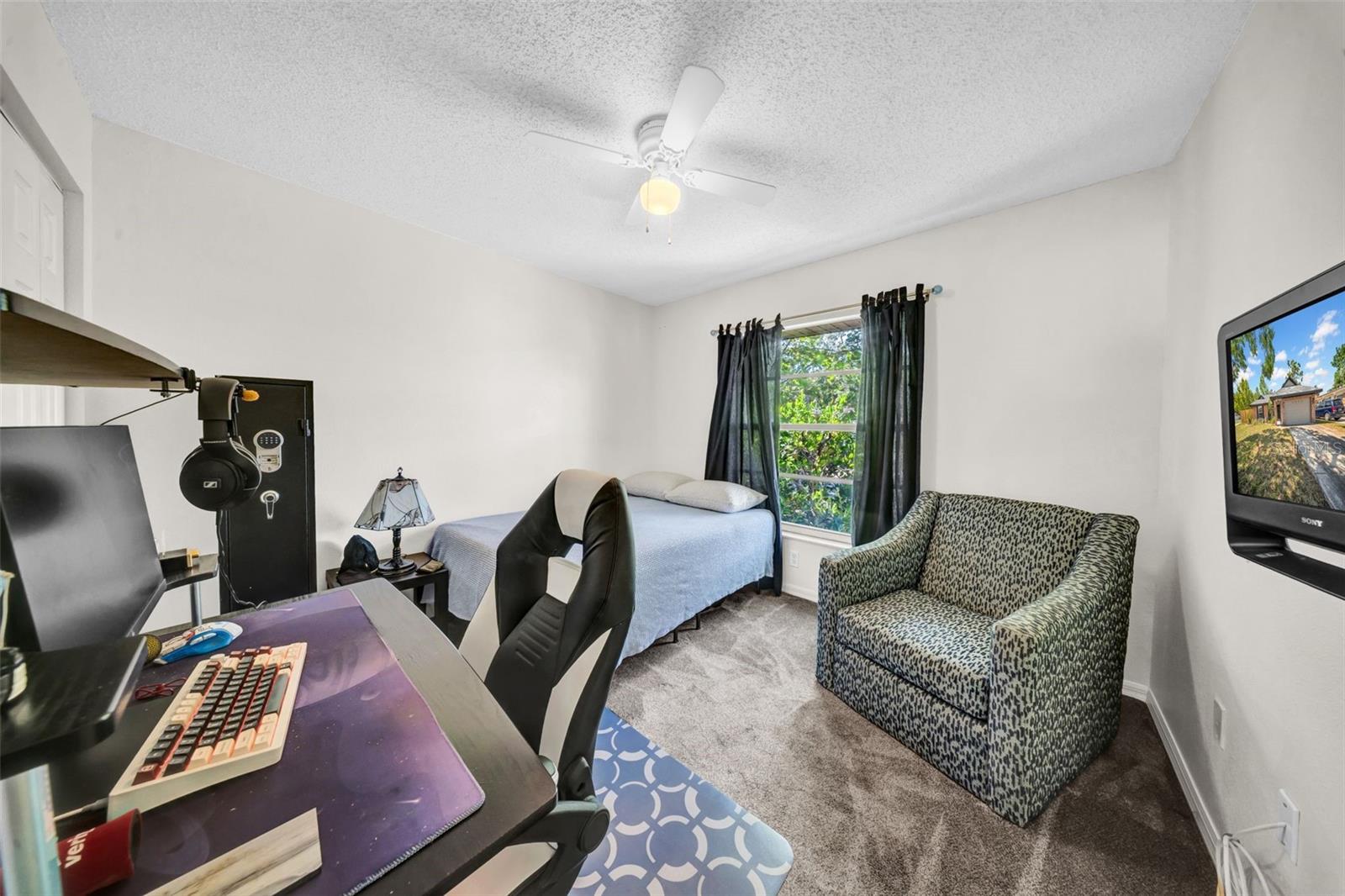 Image 22 of 43 For 4085 37th Avenue N