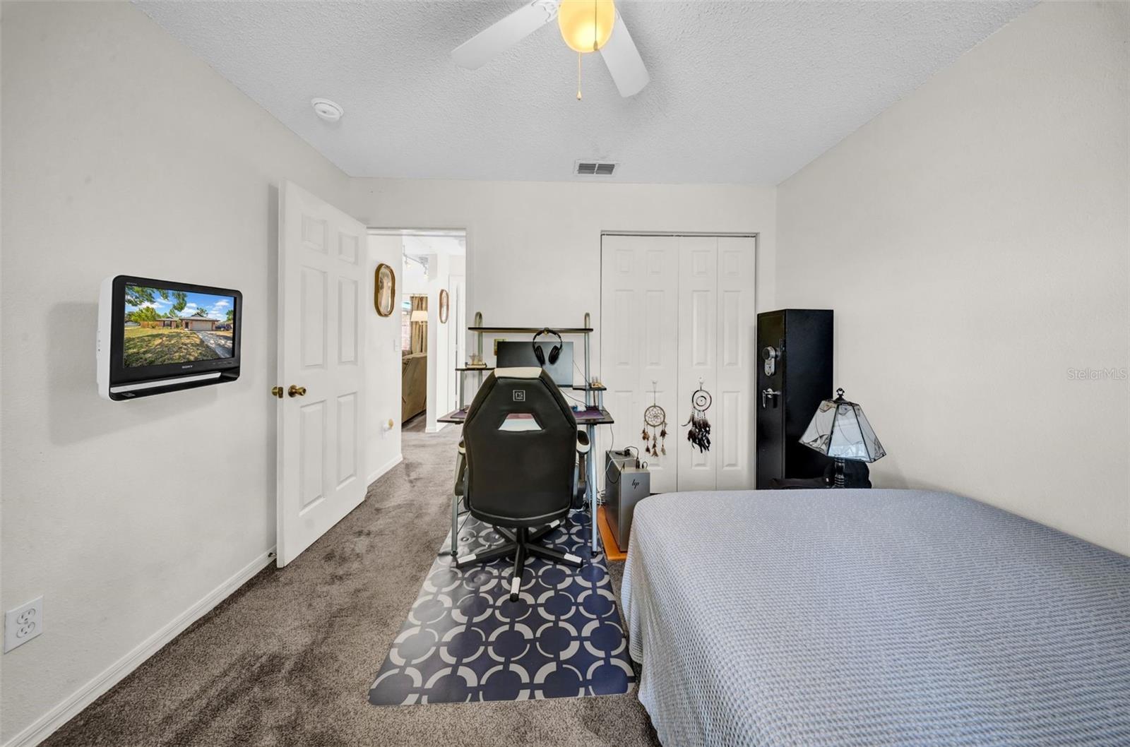 Image 23 of 43 For 4085 37th Avenue N